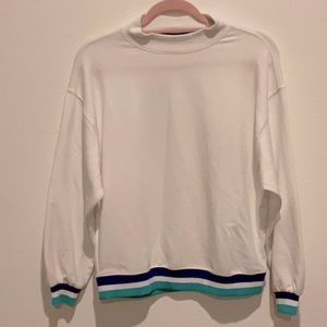 💰🚨CLEARANCE 🚨💰 
Pull over sweater shirt. T127